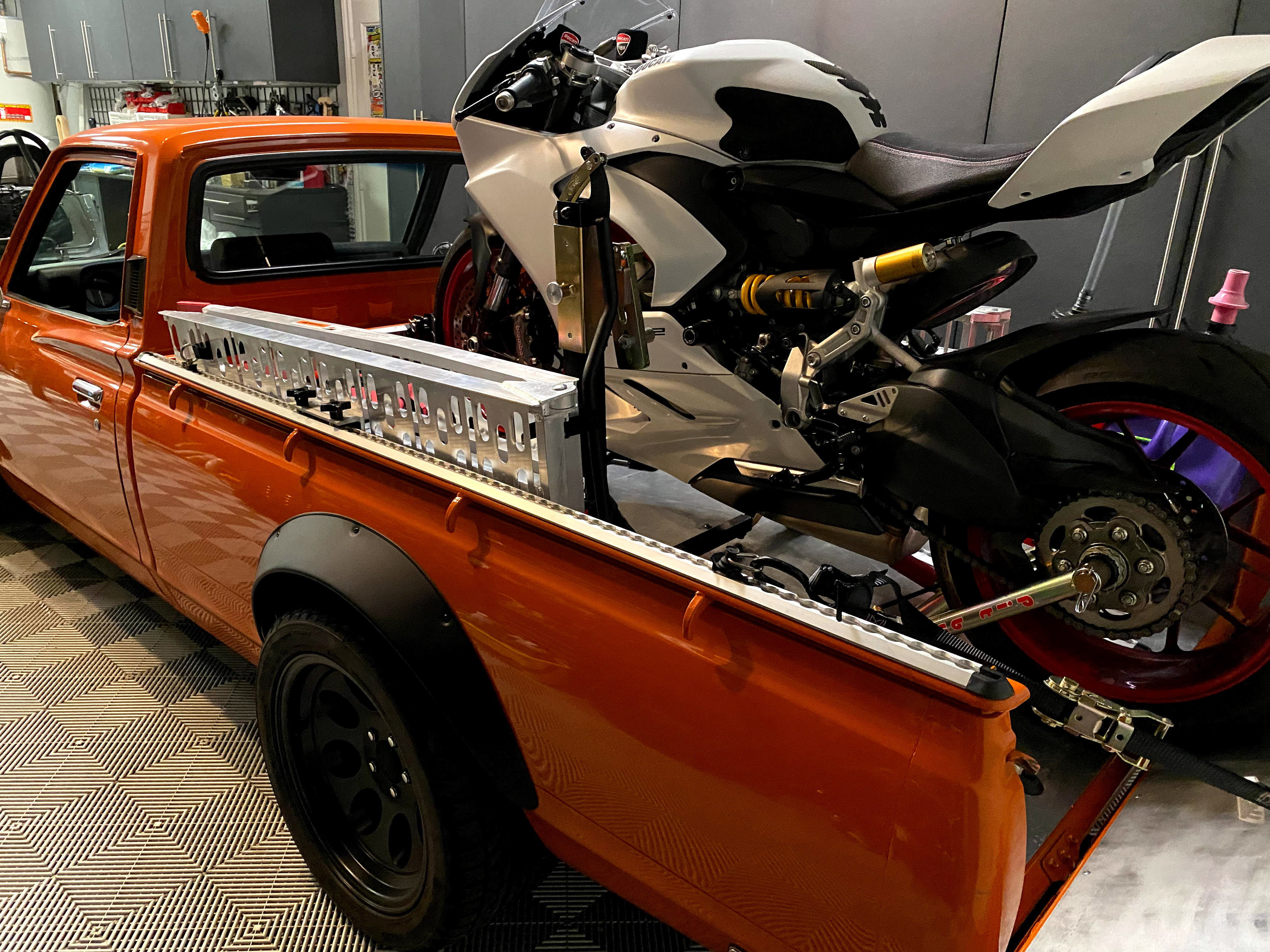 1974 Datsun 620 photo 39