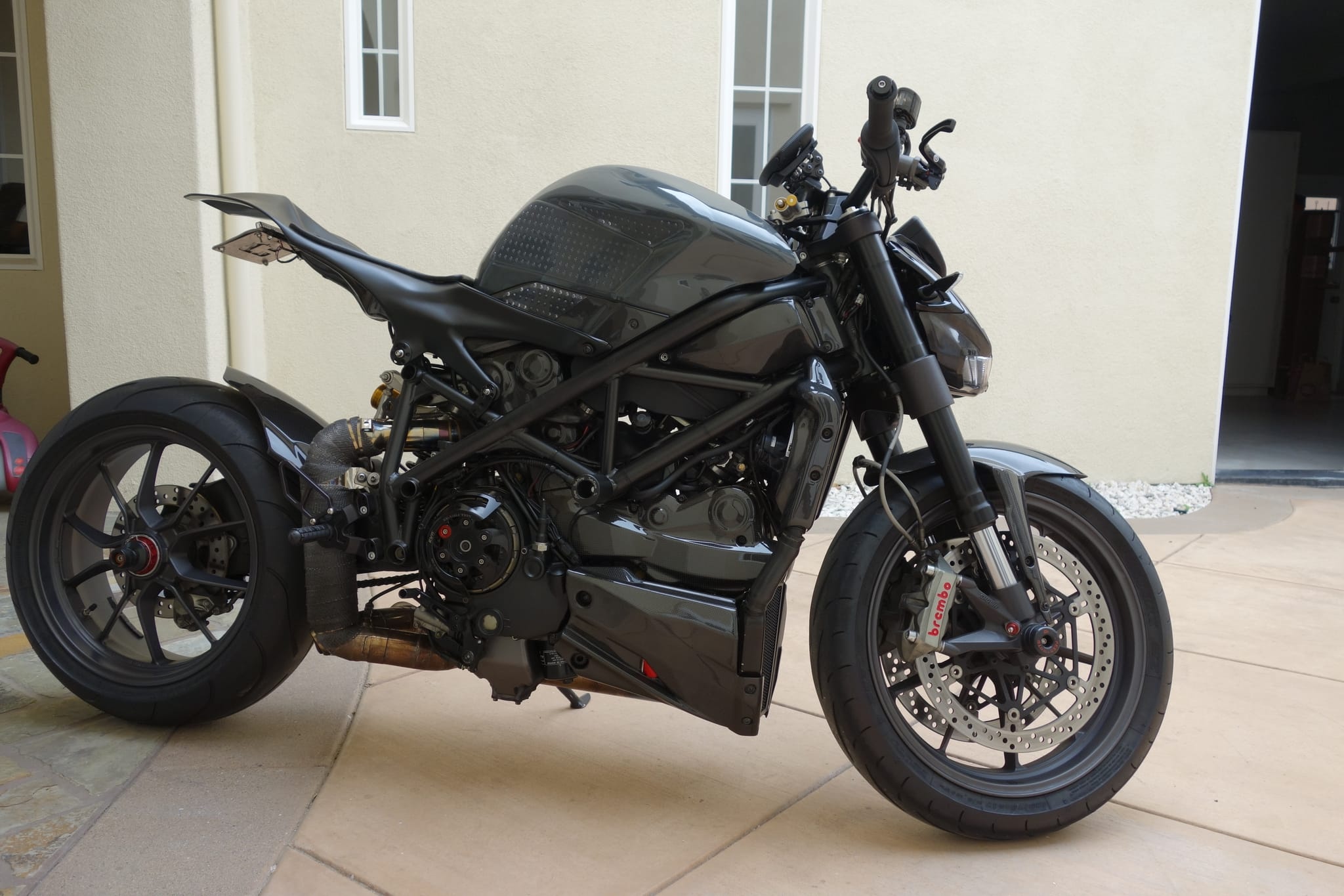 2010 Ducati Streetfighter photo 14