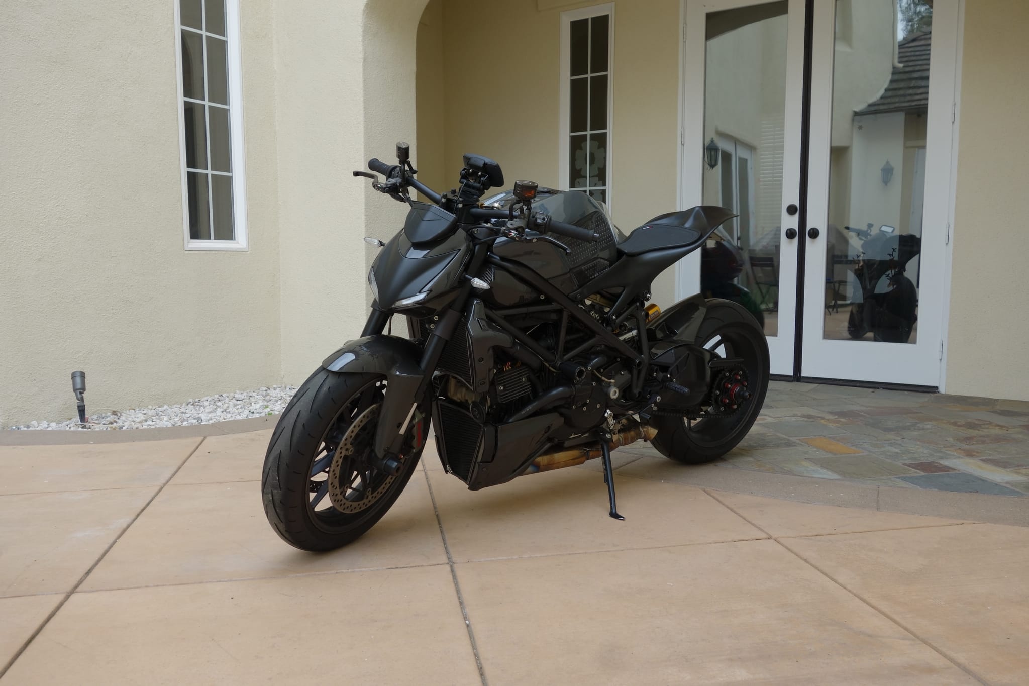 2010 Ducati Streetfighter photo 16