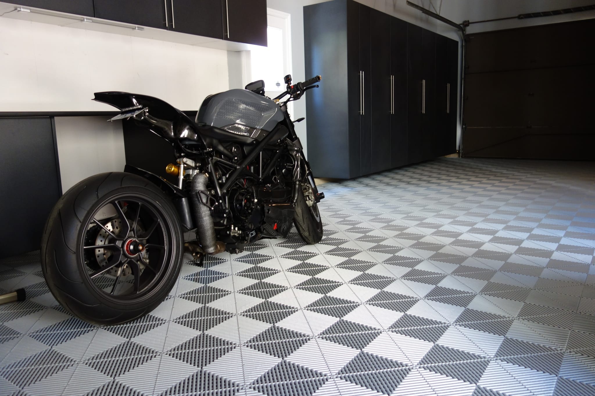 2010 Ducati Streetfighter photo 29