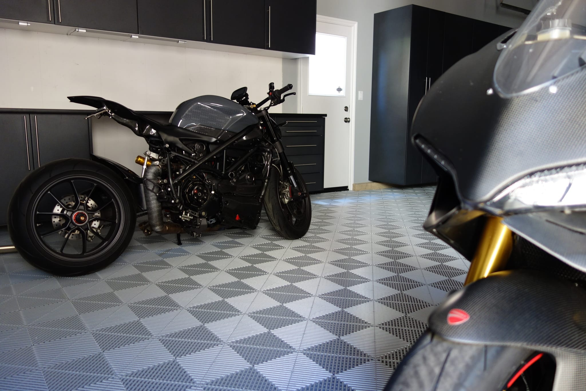 2010 Ducati Streetfighter photo 35