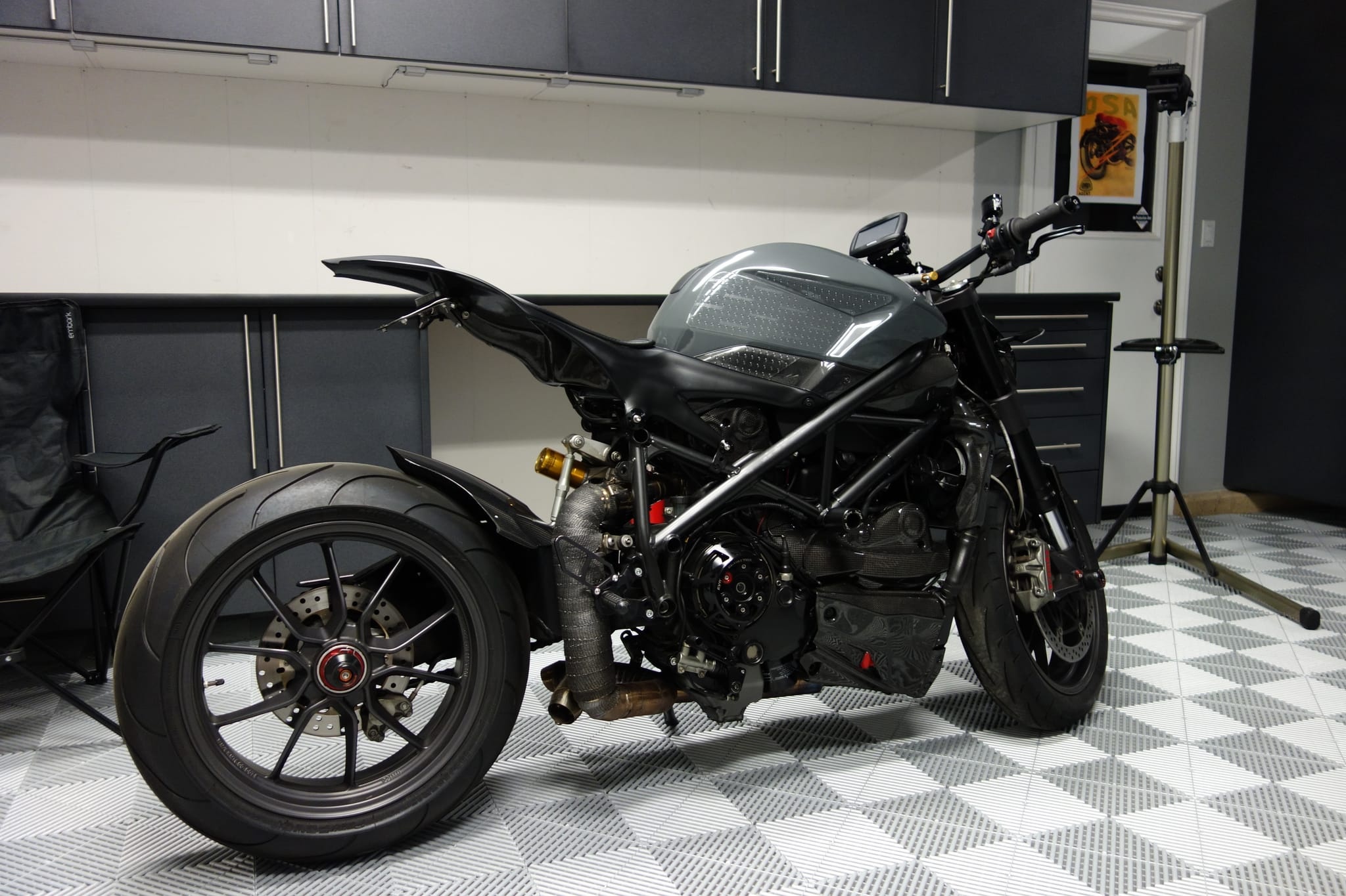 2010 Ducati Streetfighter photo 52