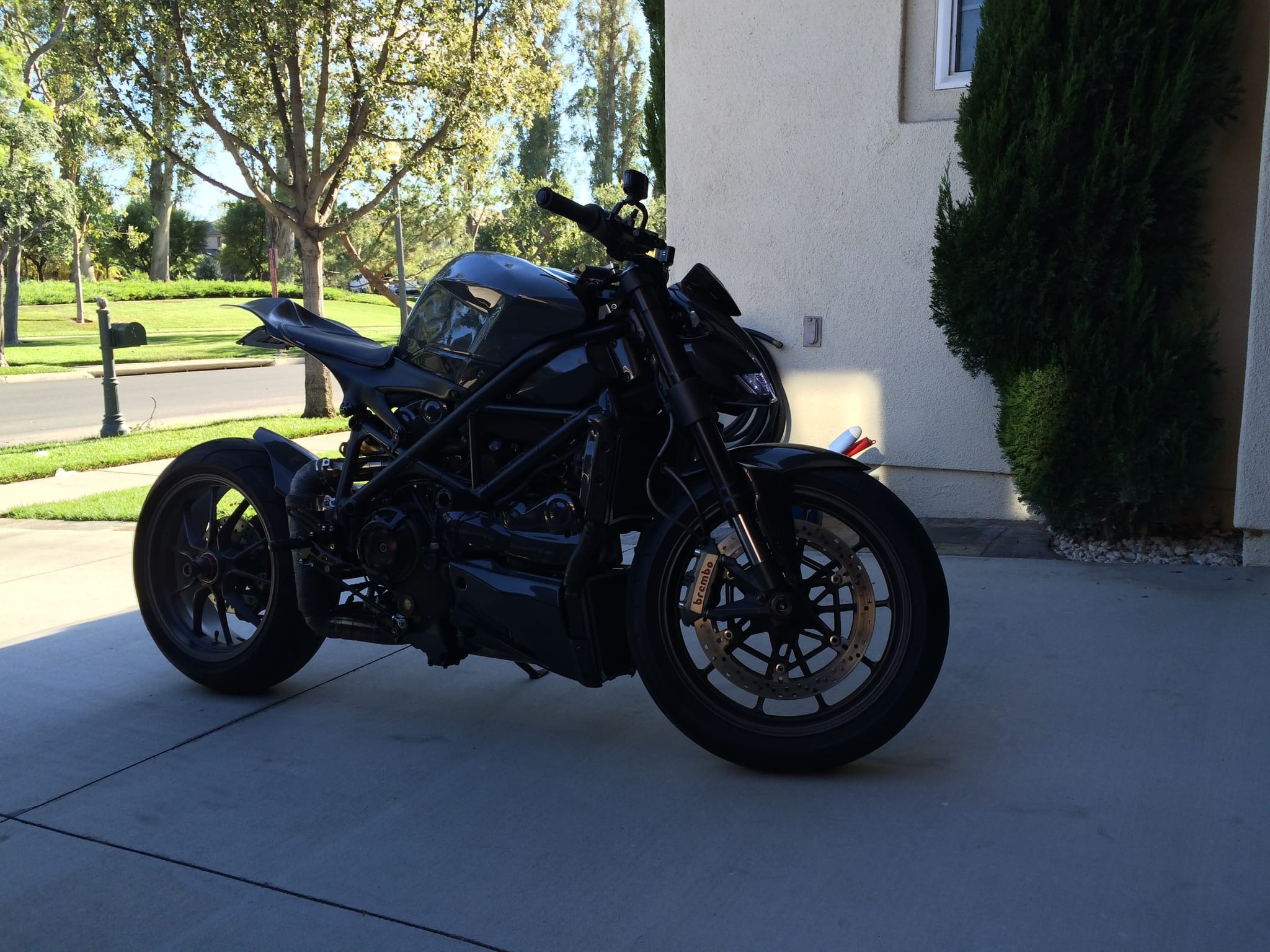 2010 Ducati Streetfighter photo 3