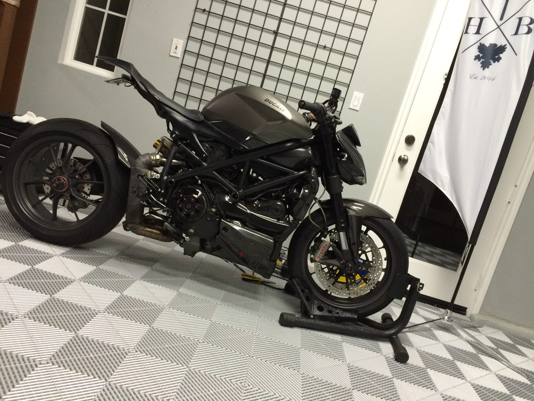 2010 Ducati Streetfighter photo 60