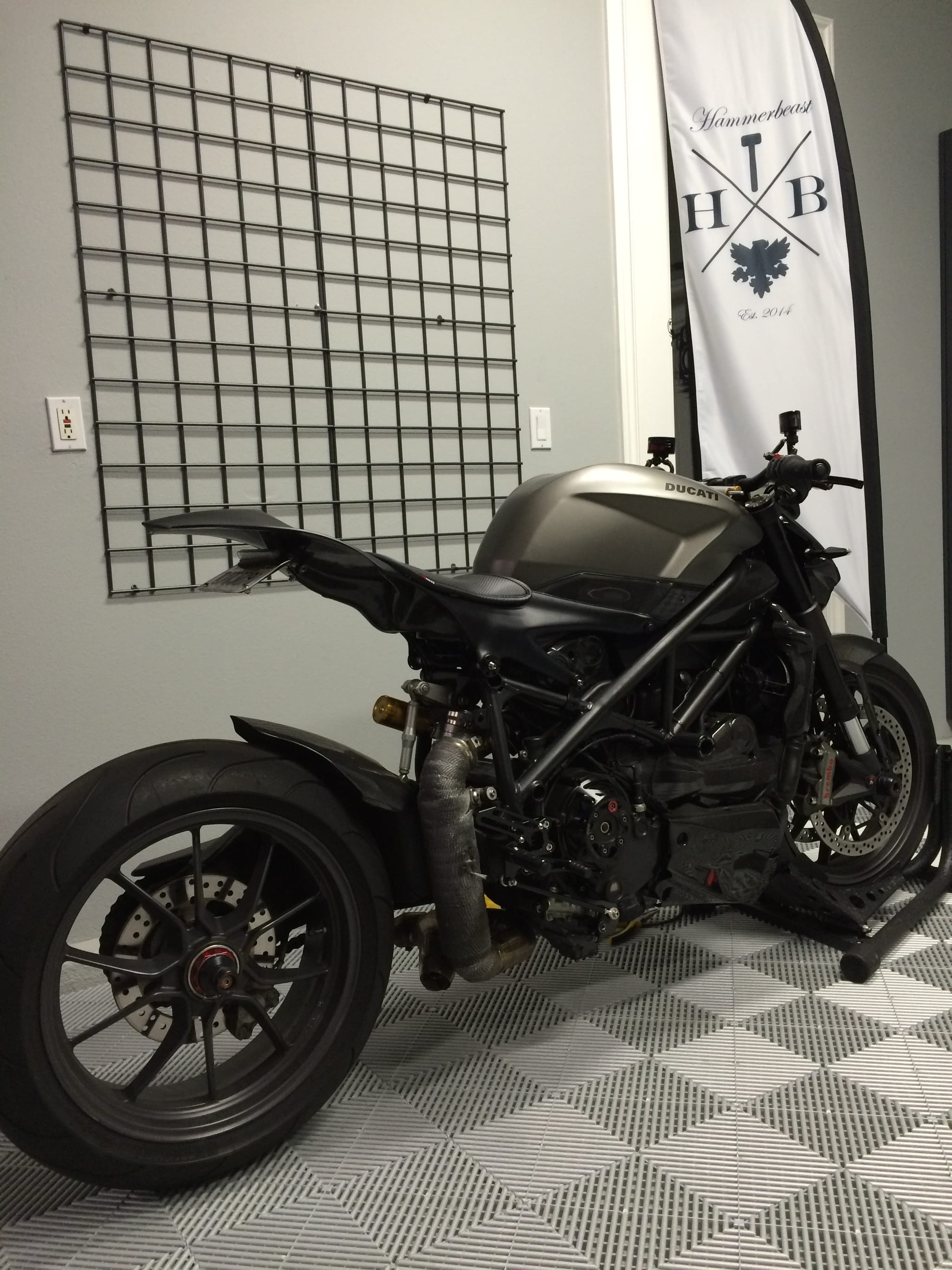 2010 Ducati Streetfighter photo 69