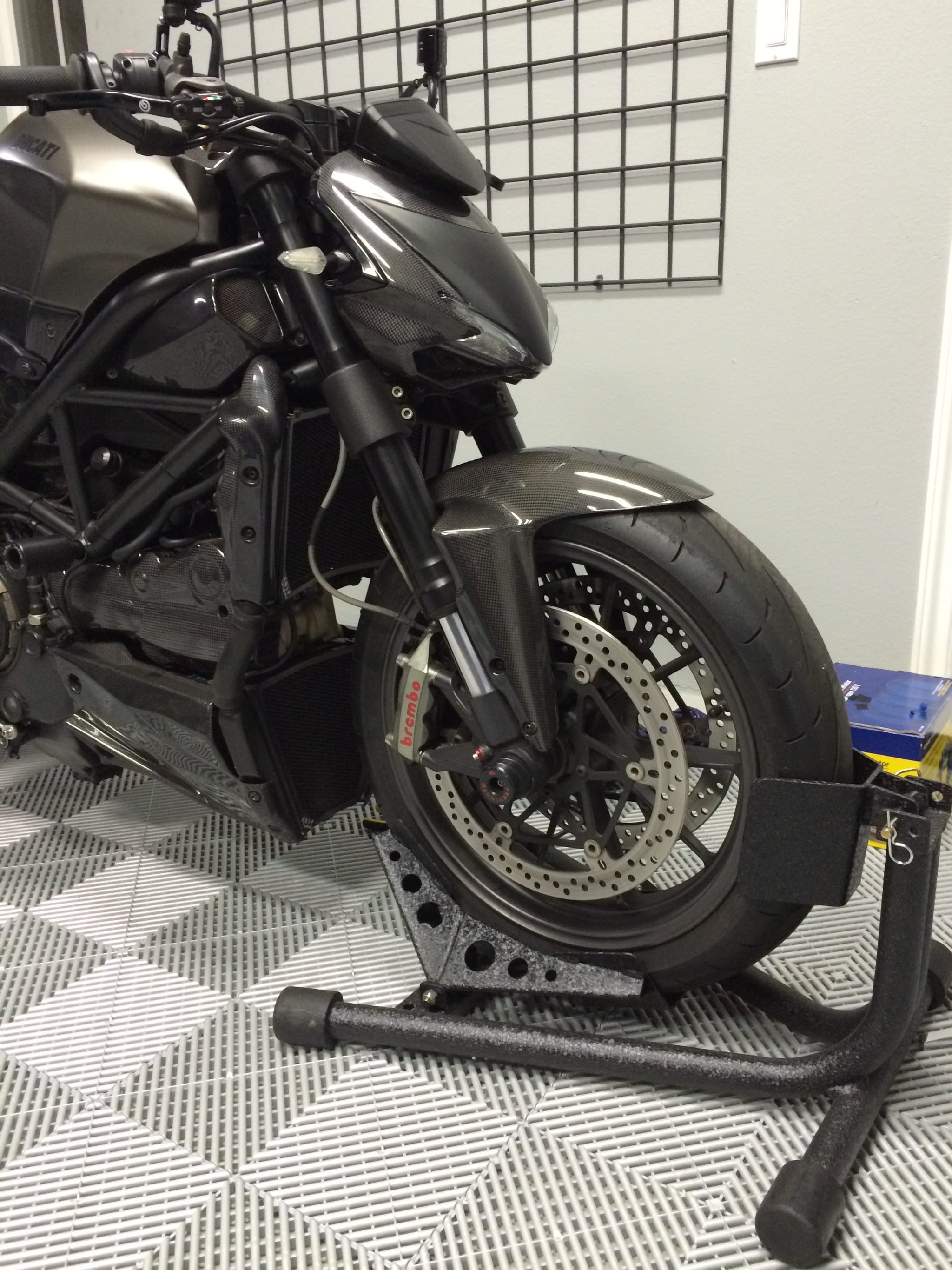 2010 Ducati Streetfighter photo 78