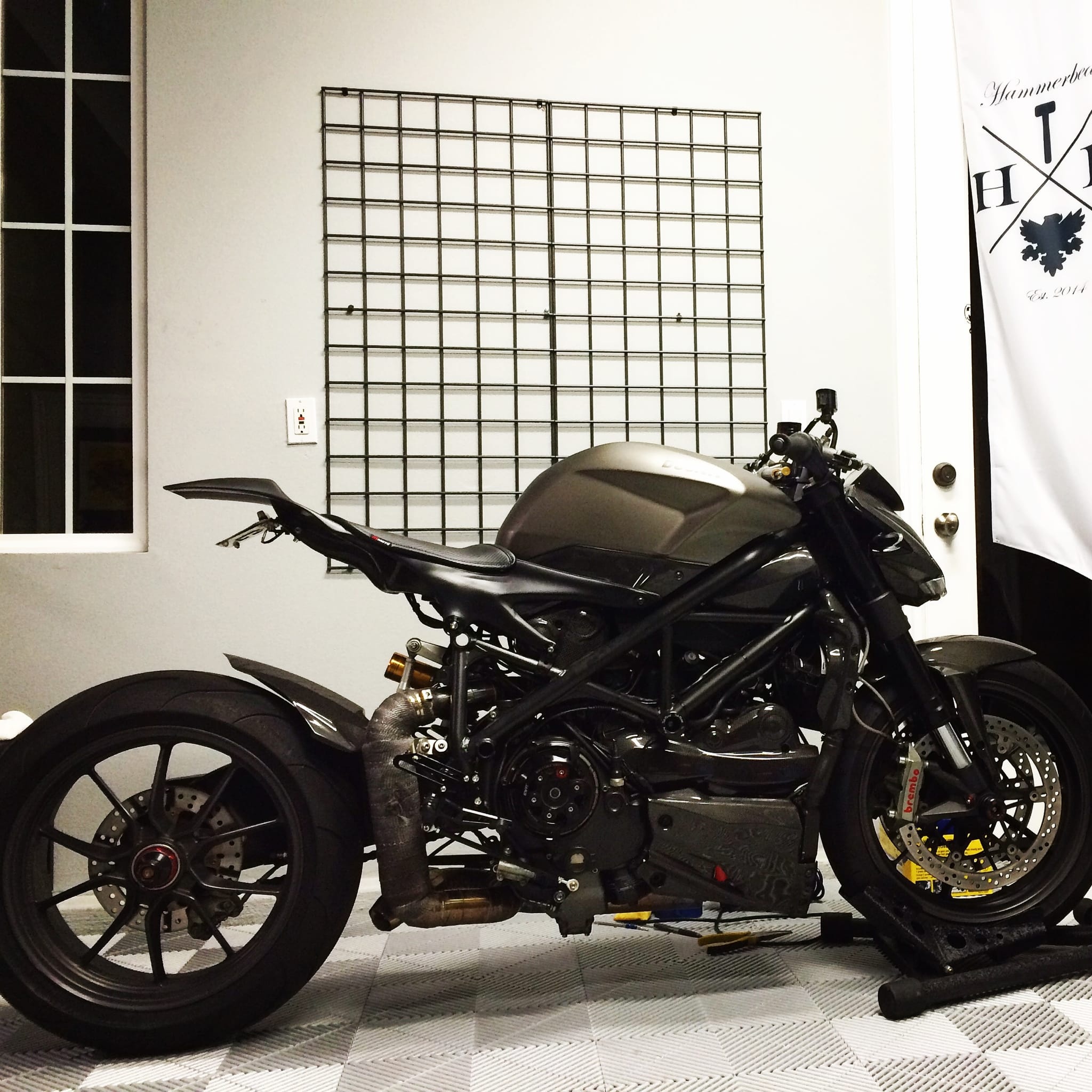 2010 Ducati Streetfighter photo 80