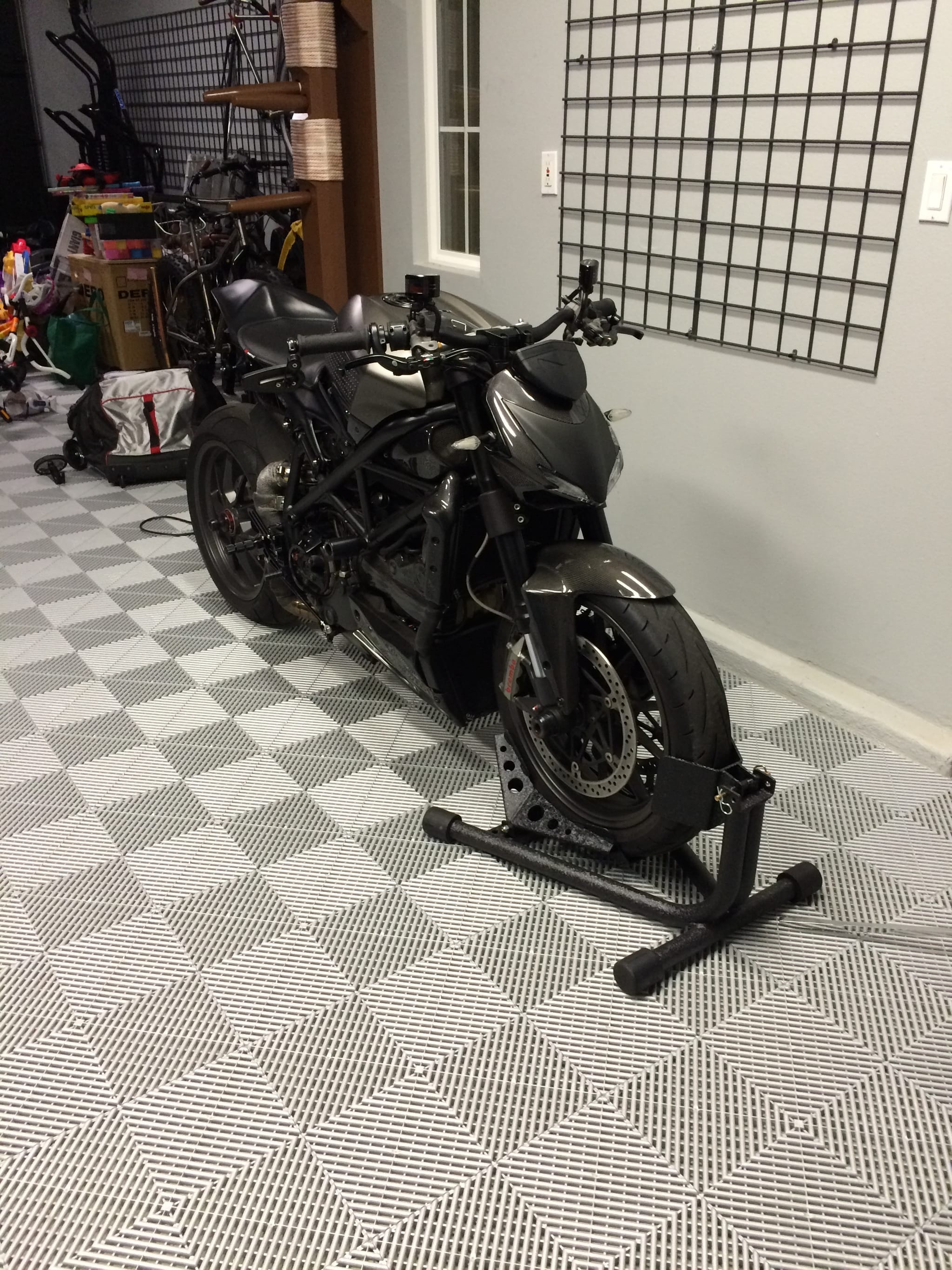 2010 Ducati Streetfighter photo 100