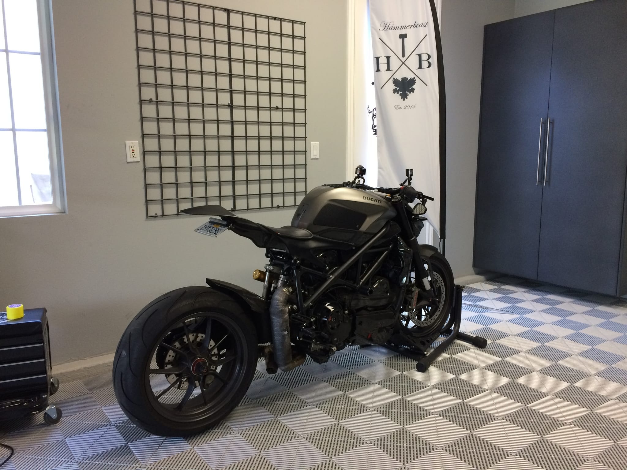 2010 Ducati Streetfighter photo 101