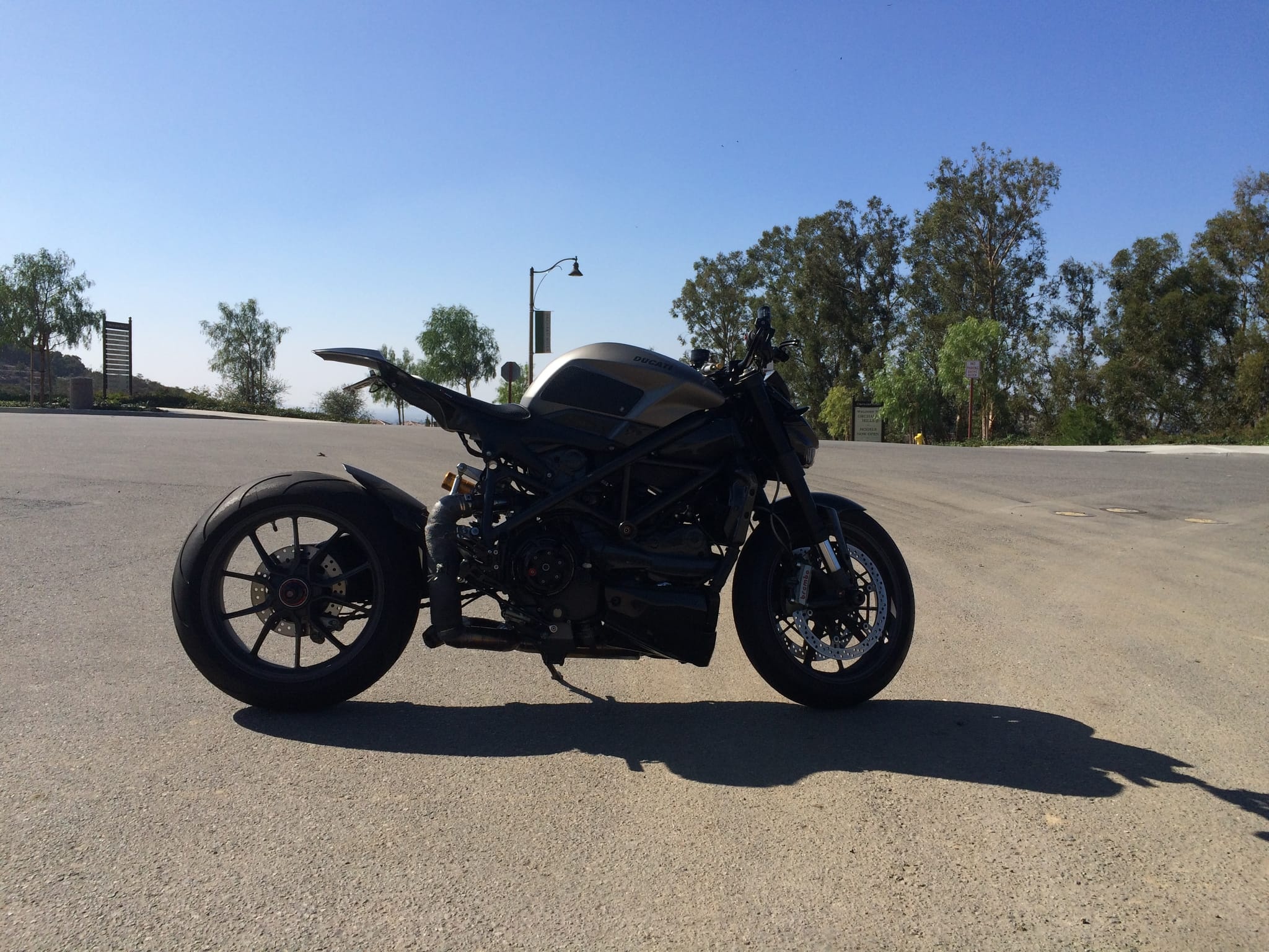 2010 Ducati Streetfighter photo 4