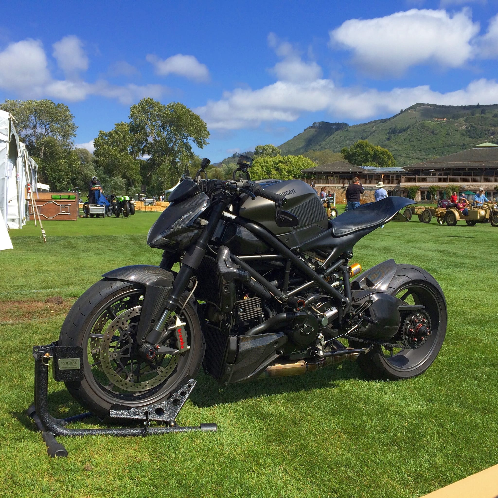 2010 Ducati Streetfighter photo 129