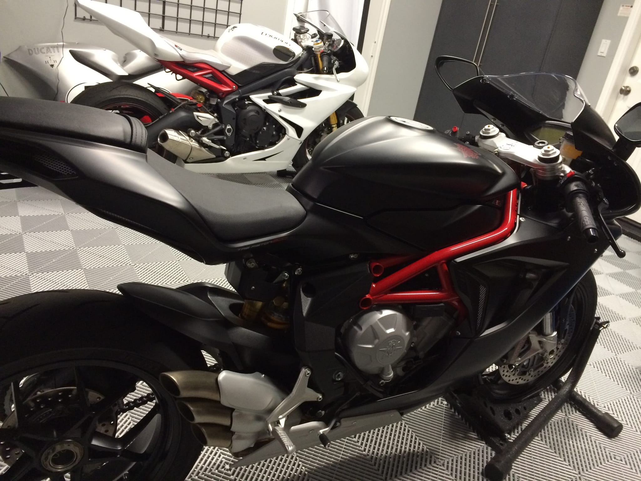 2015 MV Agusta F3 photo 35