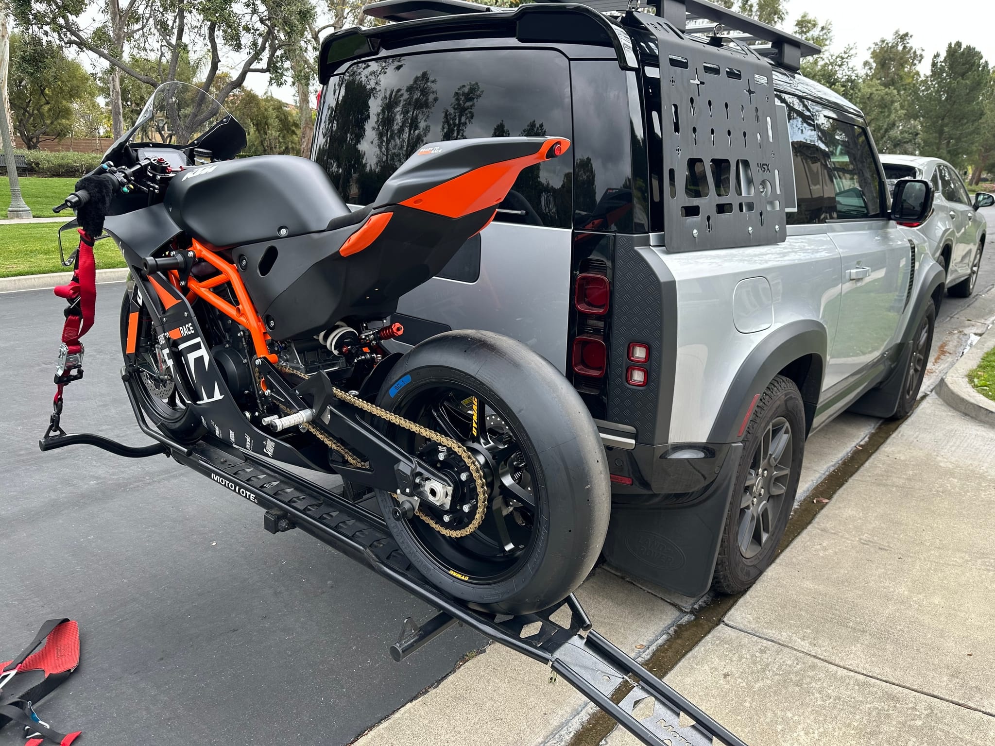 2021 Defender X-Dynamic S photo 3