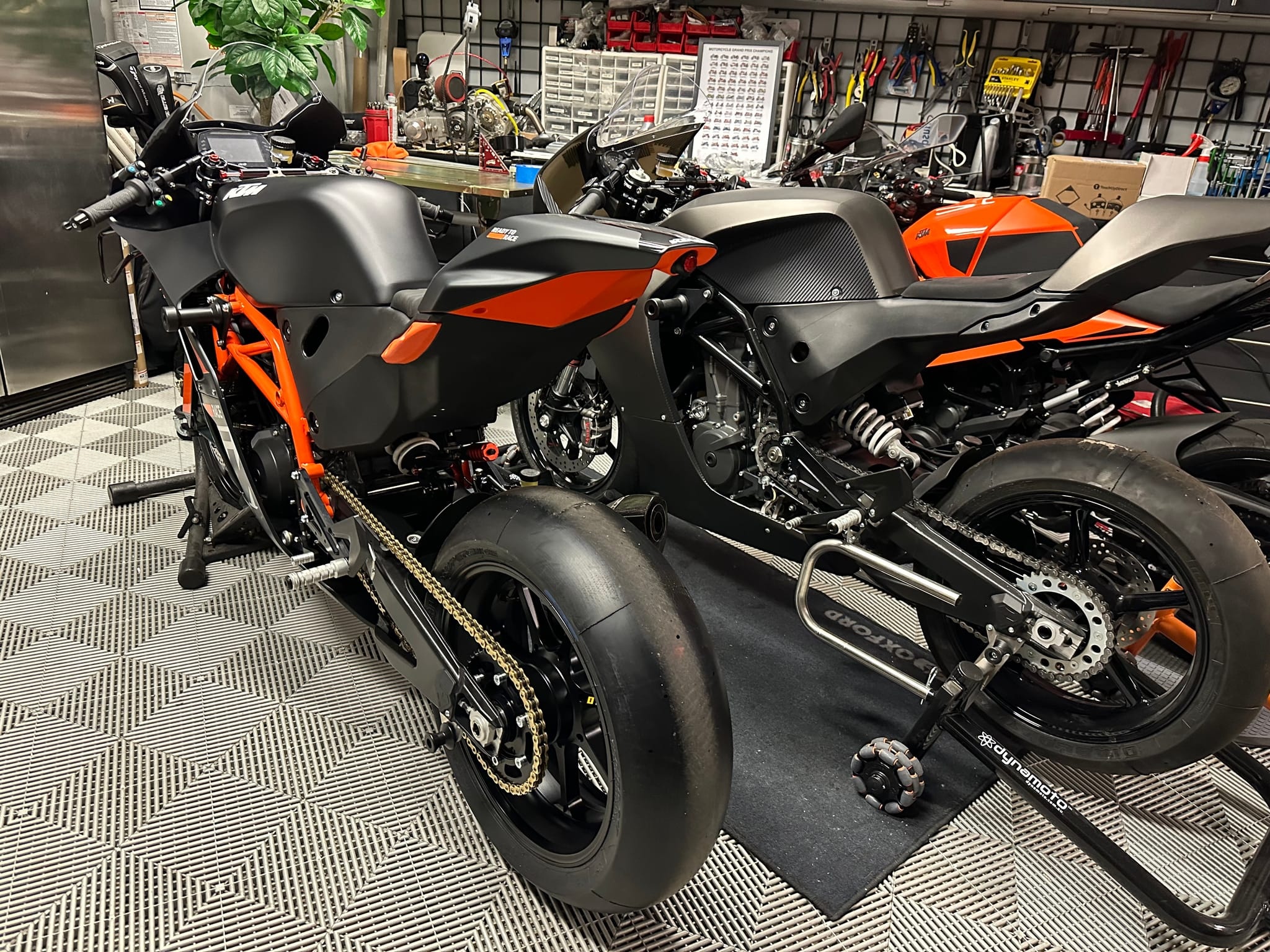 KTM RC8C photo 9