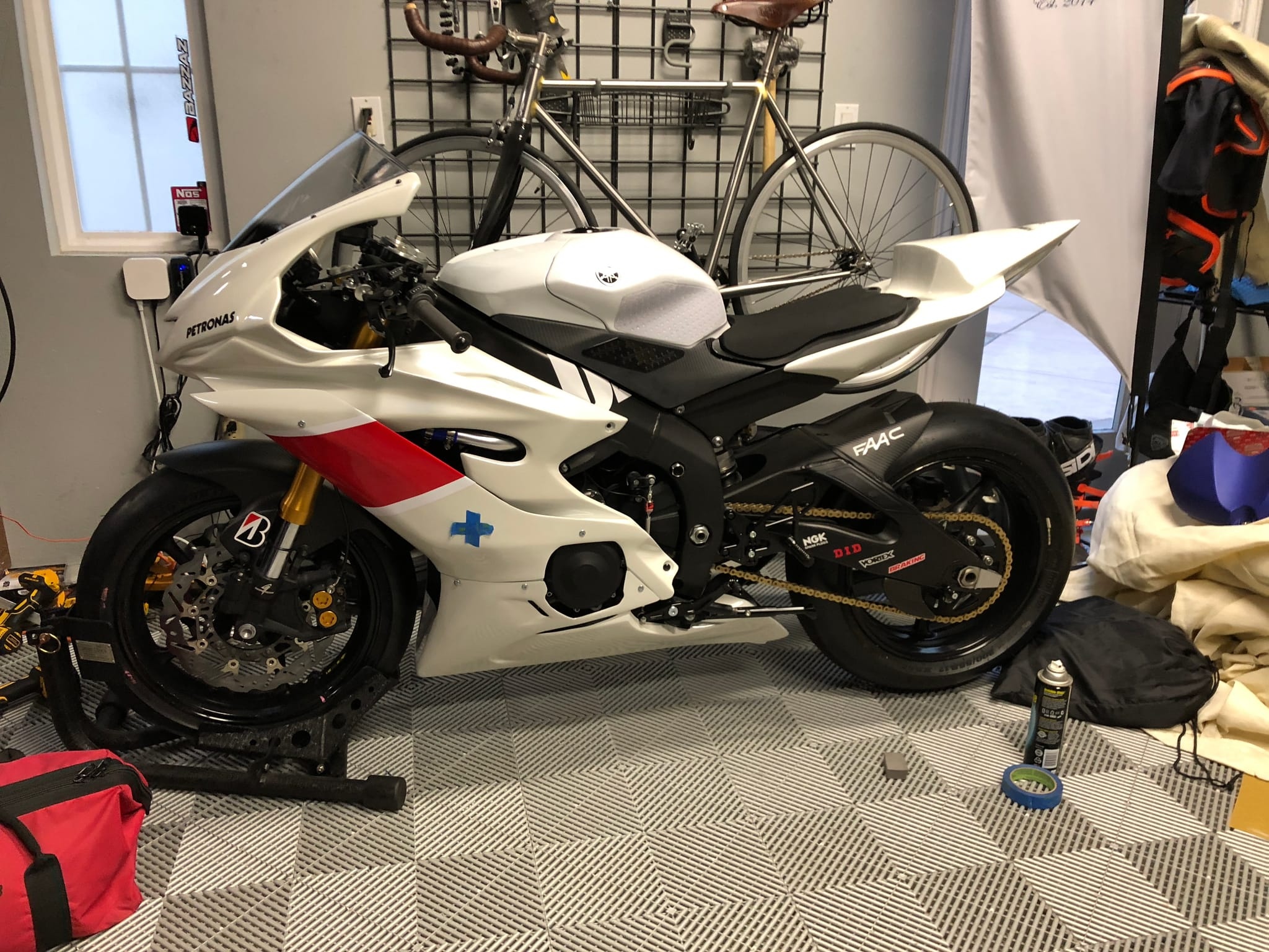 Graves Yamaha R6 — JD Beach #1 photo 16