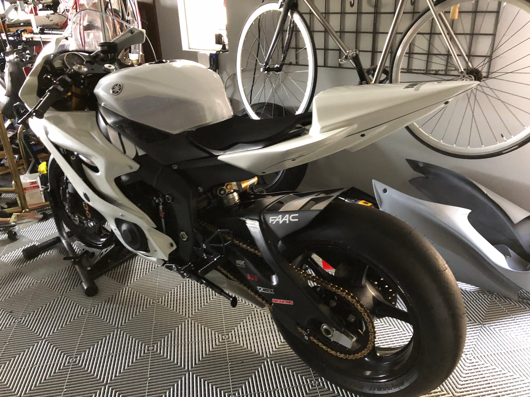 Graves Yamaha R6 — JD Beach #1 photo 25