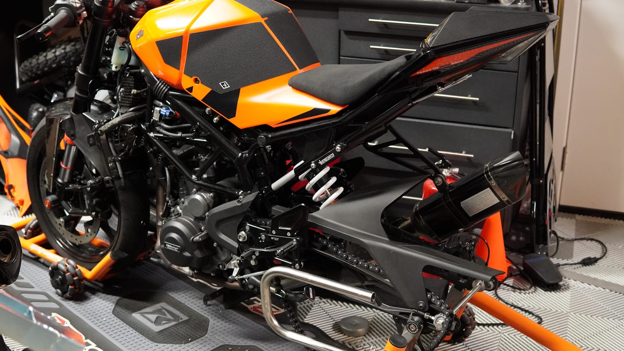 2023 KTM RC390 photo 3
