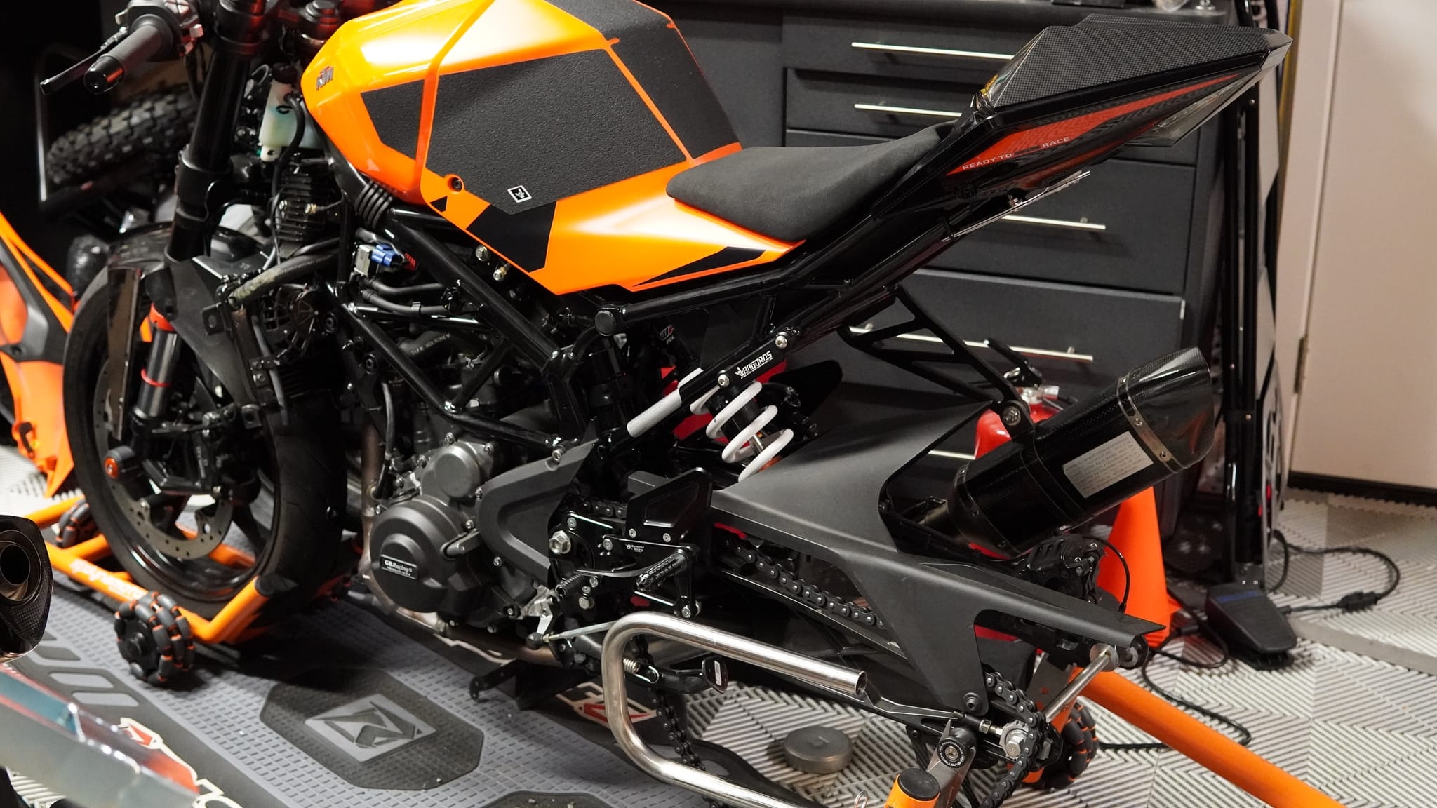 2023 KTM RC390 photo 5