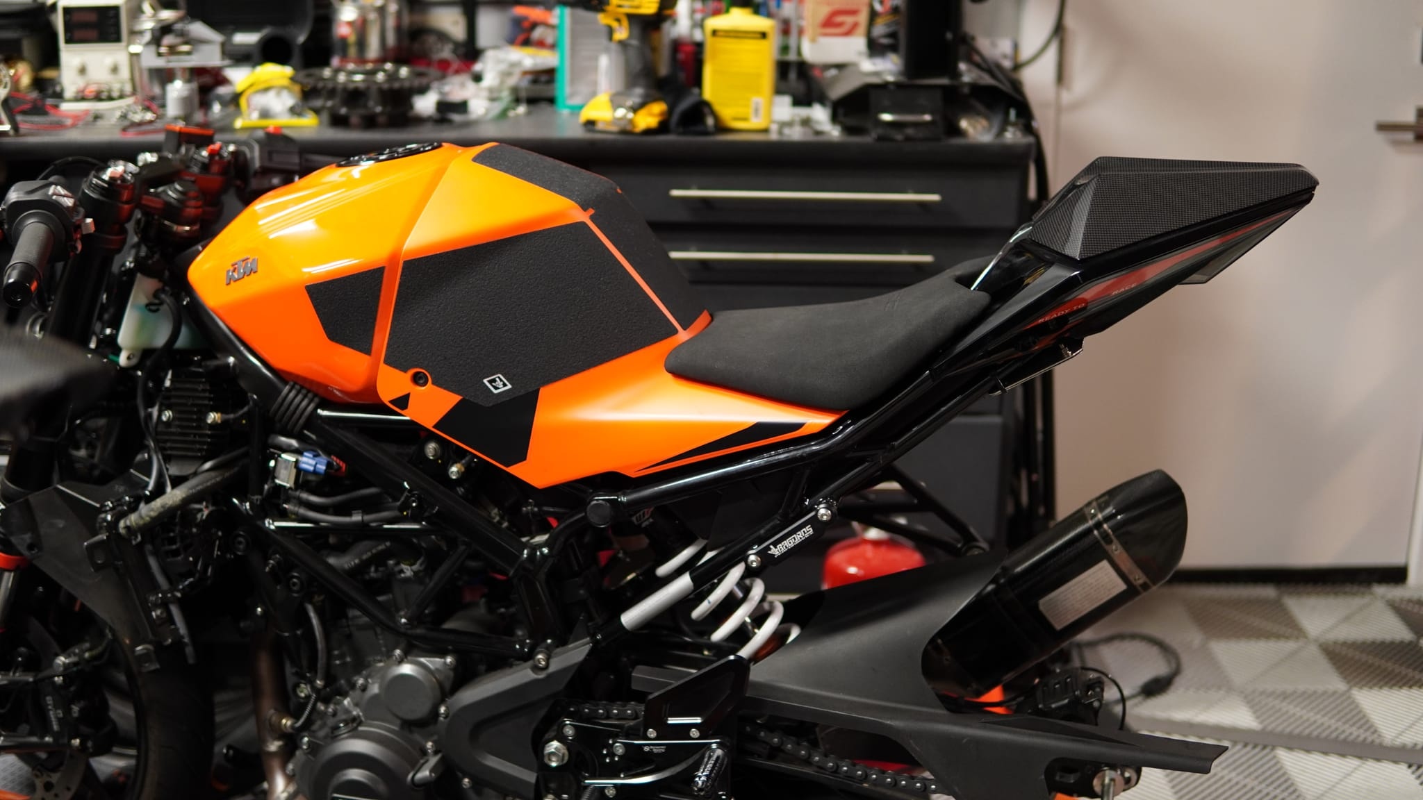 2023 KTM RC390 photo 10