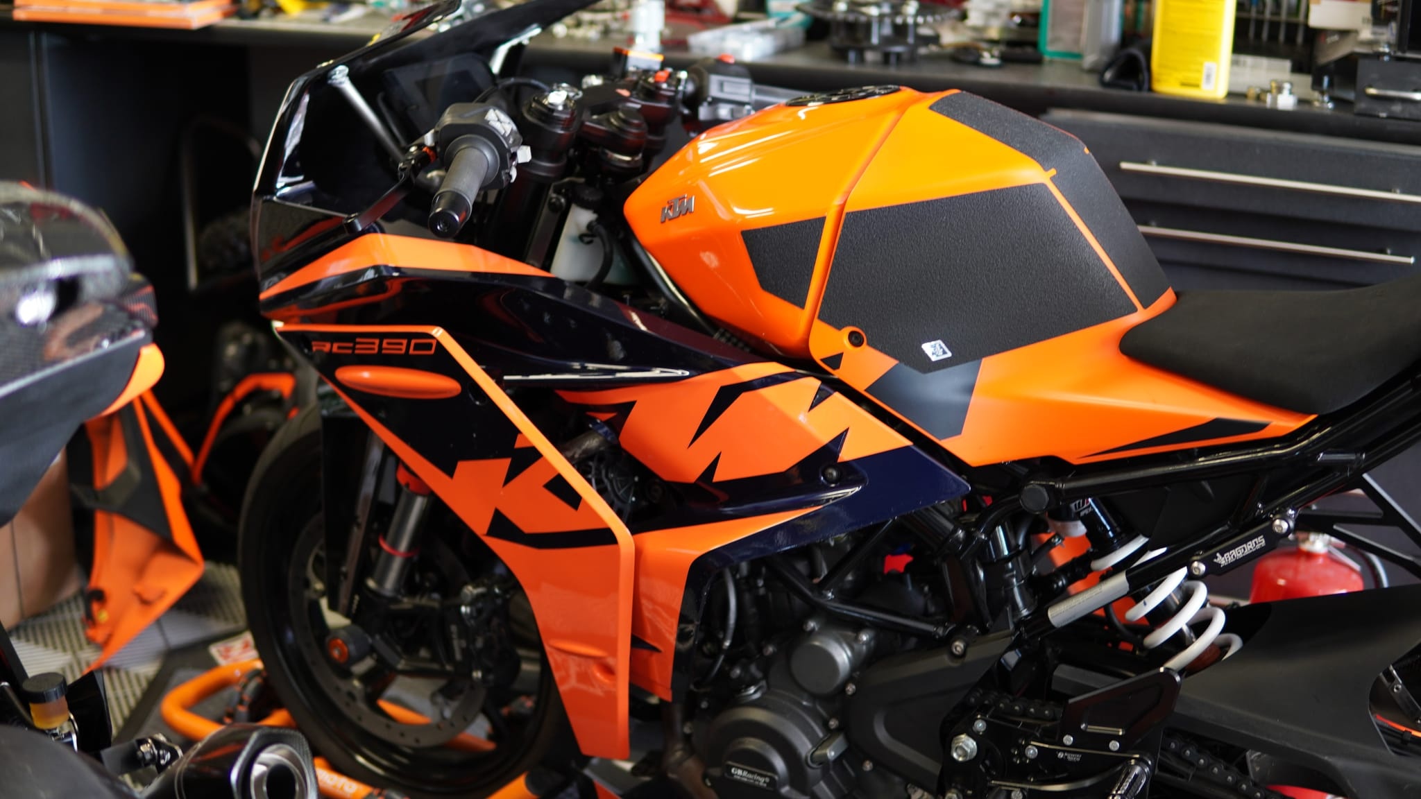 2023 KTM RC390 photo 19