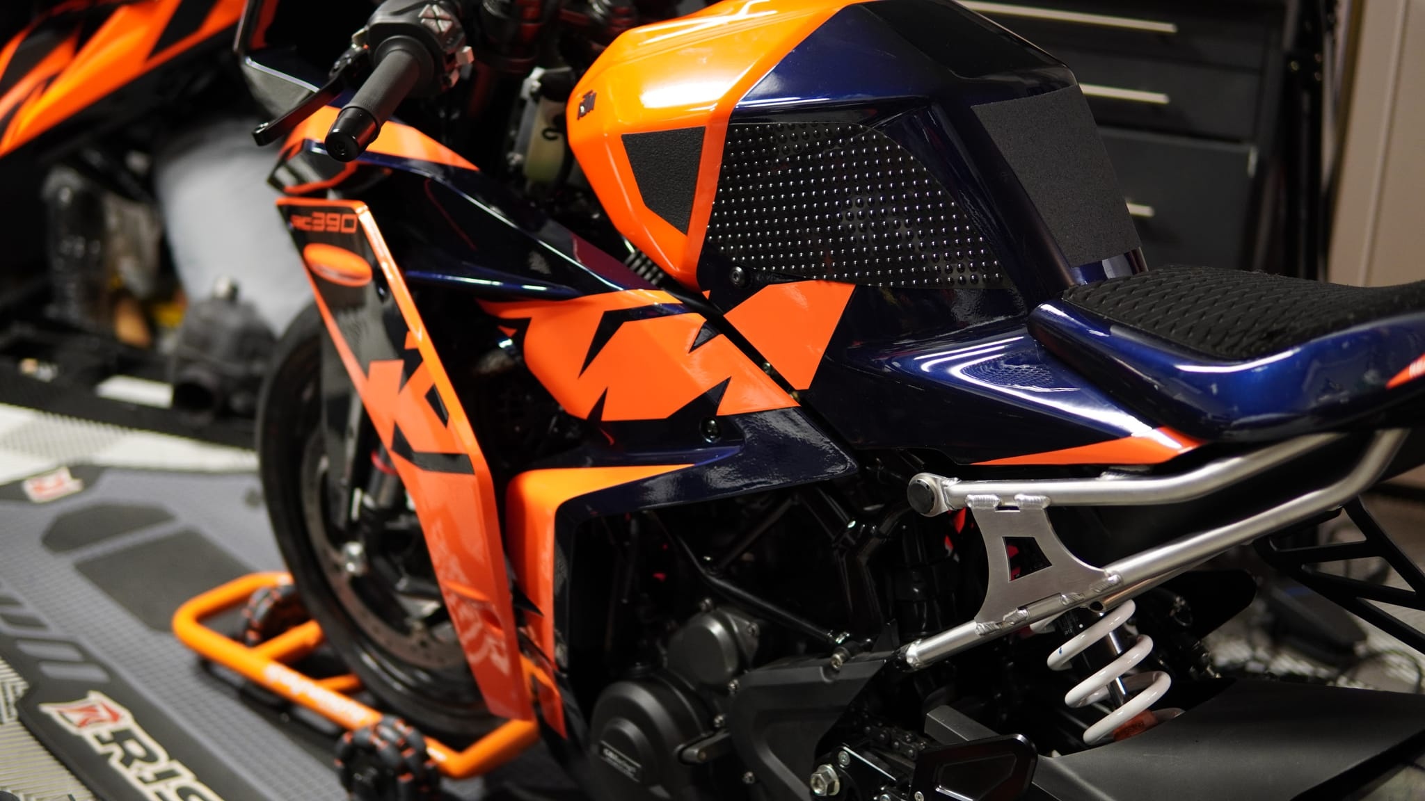 2023 KTM RC390 photo 23