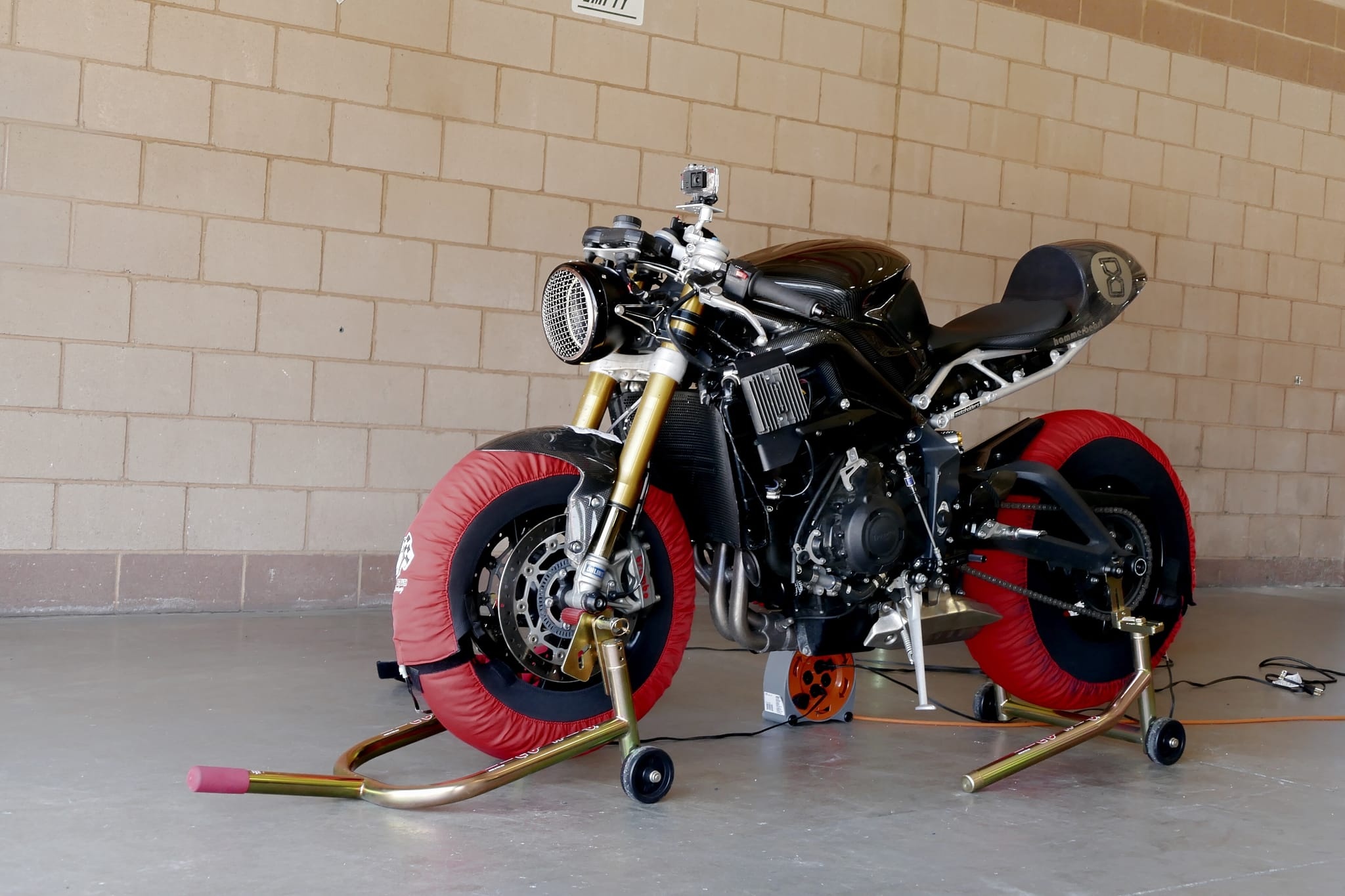 Triumph 675R Cafe Racer photo 6