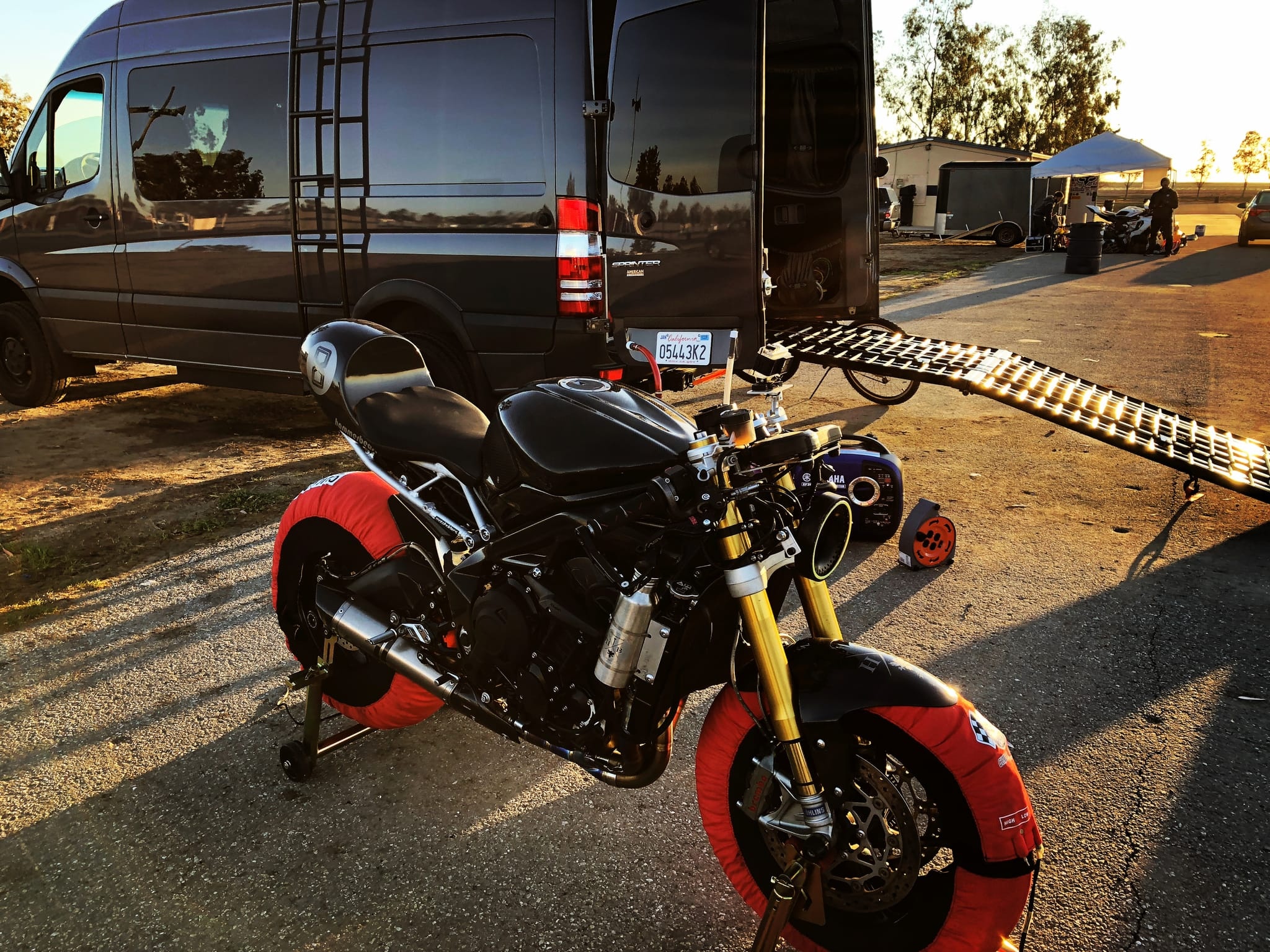 Triumph 675R Cafe Racer photo 9