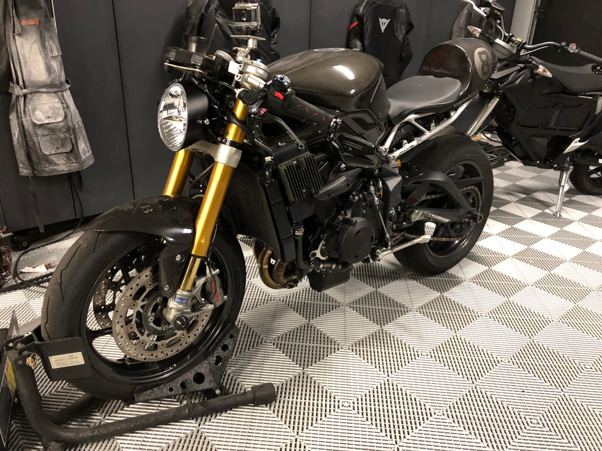 Triumph 675R Cafe Racer photo 23