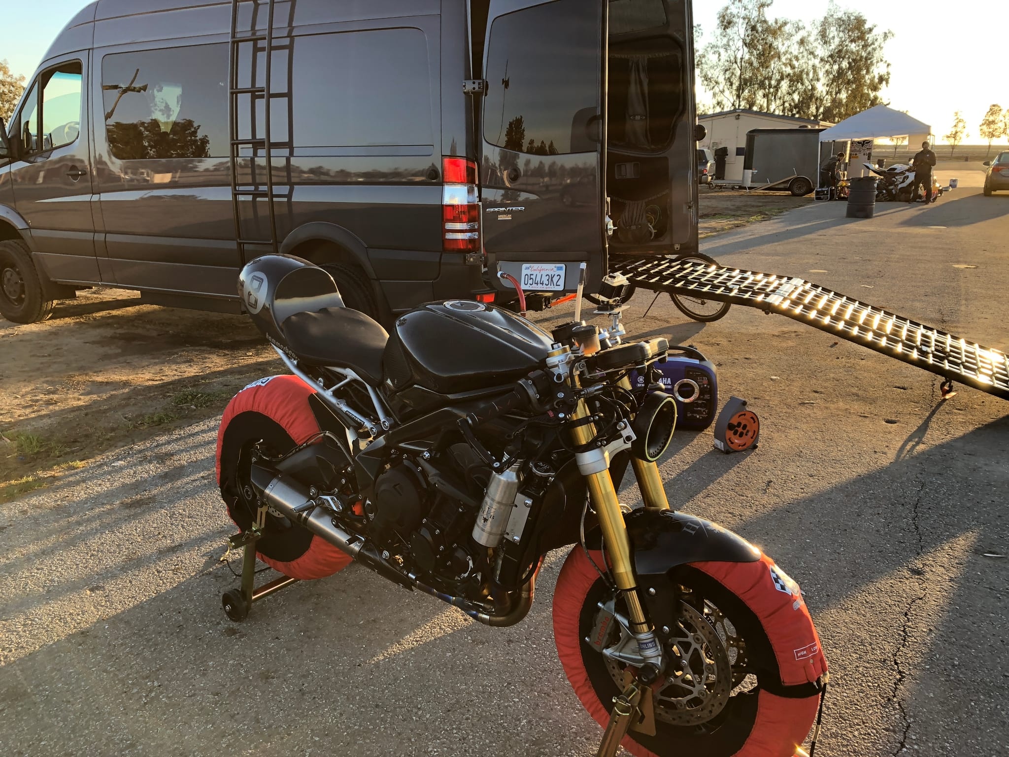 Triumph 675R Cafe Racer photo 3