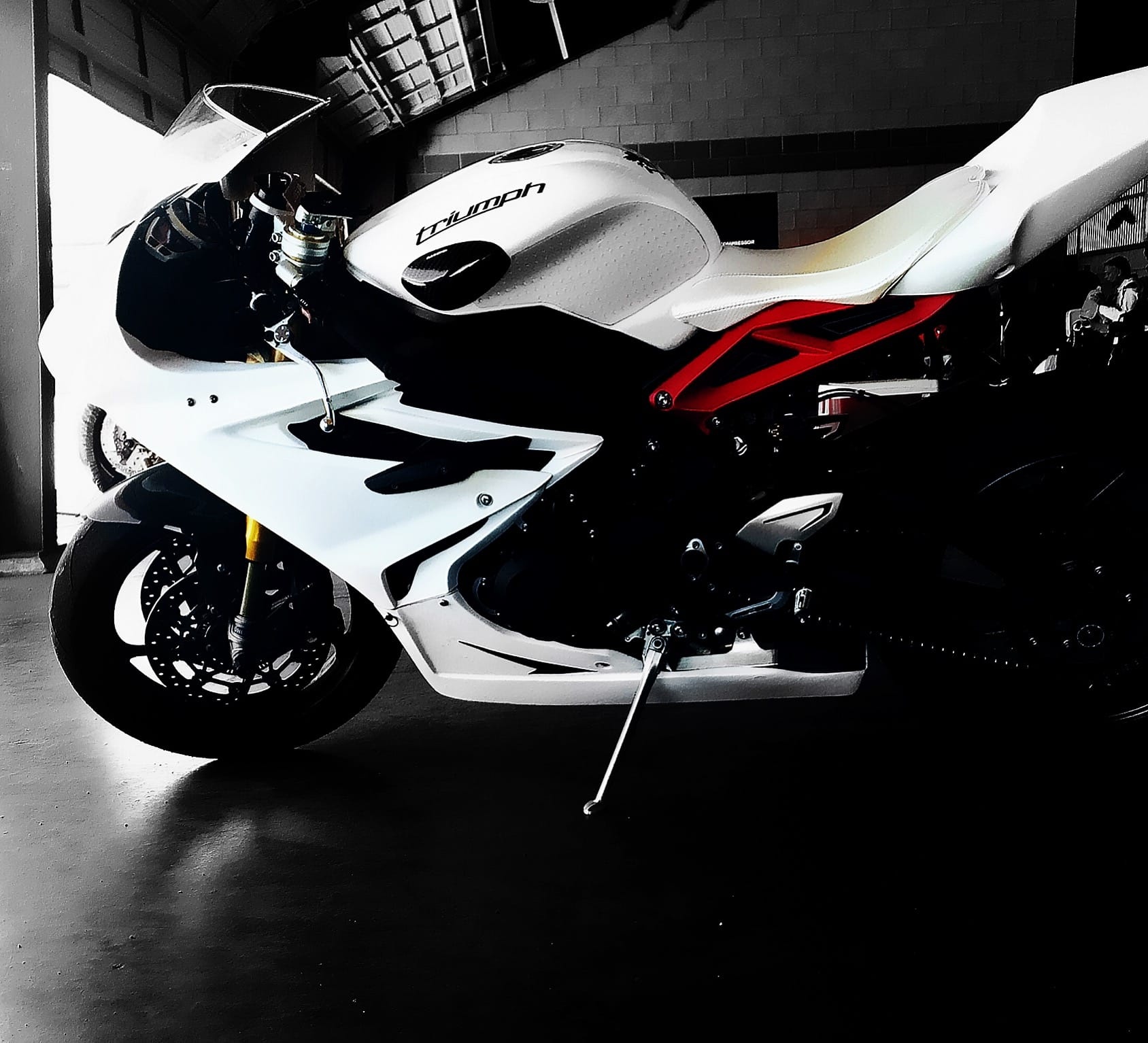 Triumph 675R Cafe Racer photo 53