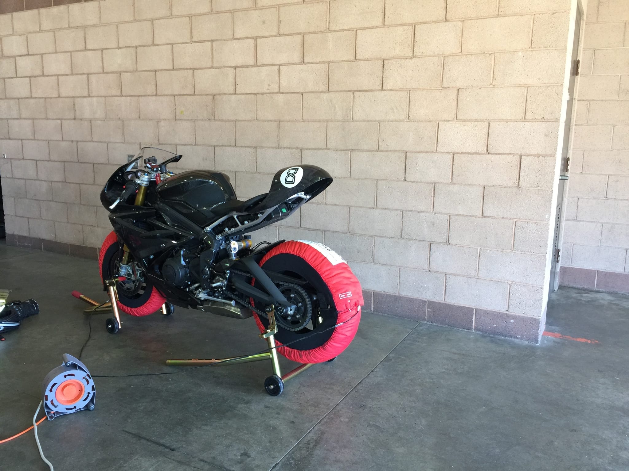 Triumph 675R Cafe Racer photo 87