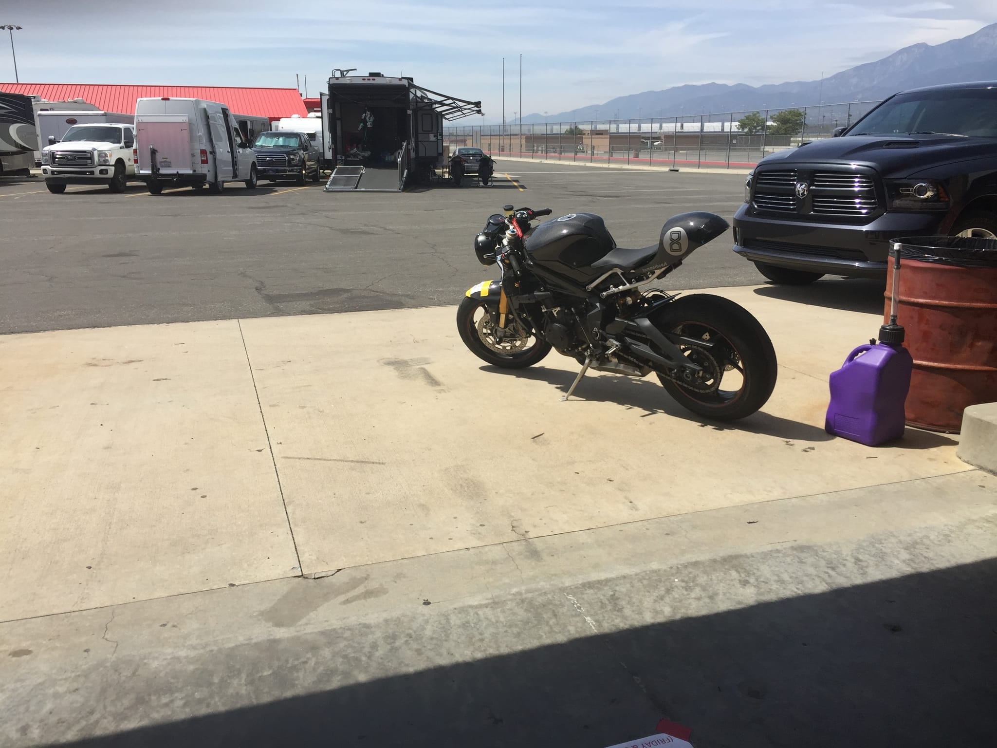 Triumph 675R Cafe Racer photo 104