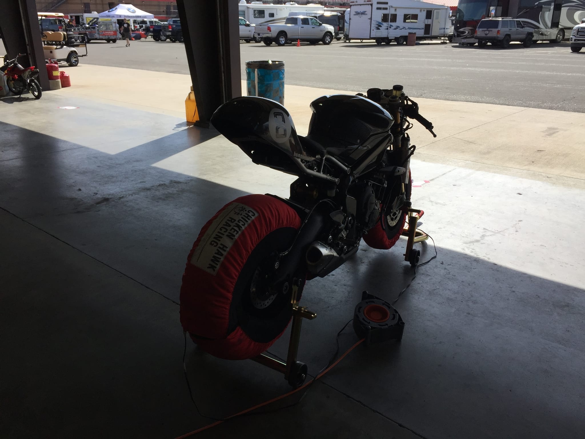 Triumph 675R Cafe Racer photo 107